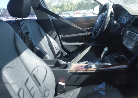 2015 BMW 320I xDrive z USA, uszkodzony, nr VIN WBA3C3G51FNT53430